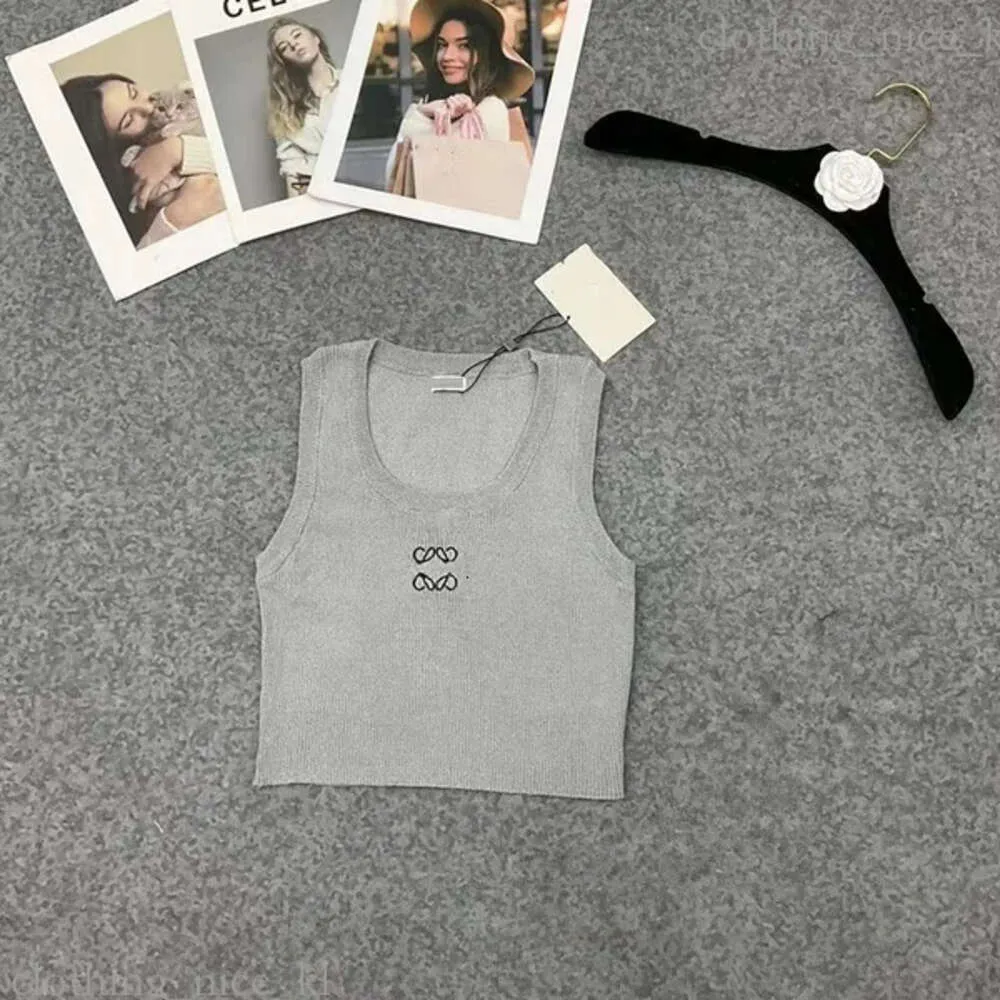 Loewve Tank Top Loewew 여성 티셔츠 Anagram 작물 디자이너 T 셔츠 여성 니트 티 니트 스포츠 탑 여성 Vest Yoga 524