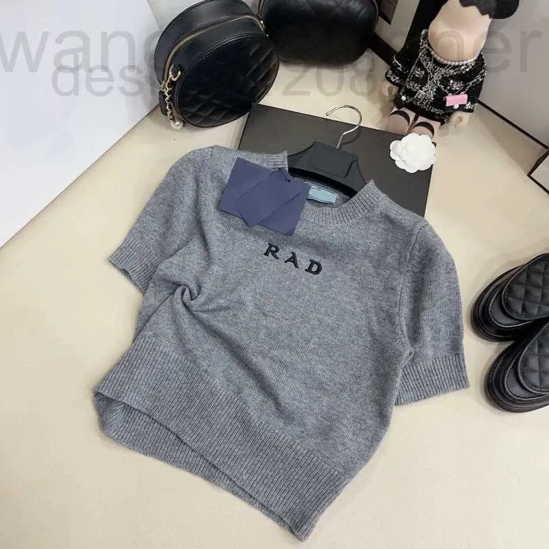 Tricot de tricot pour femmes concepteur de créateur gris