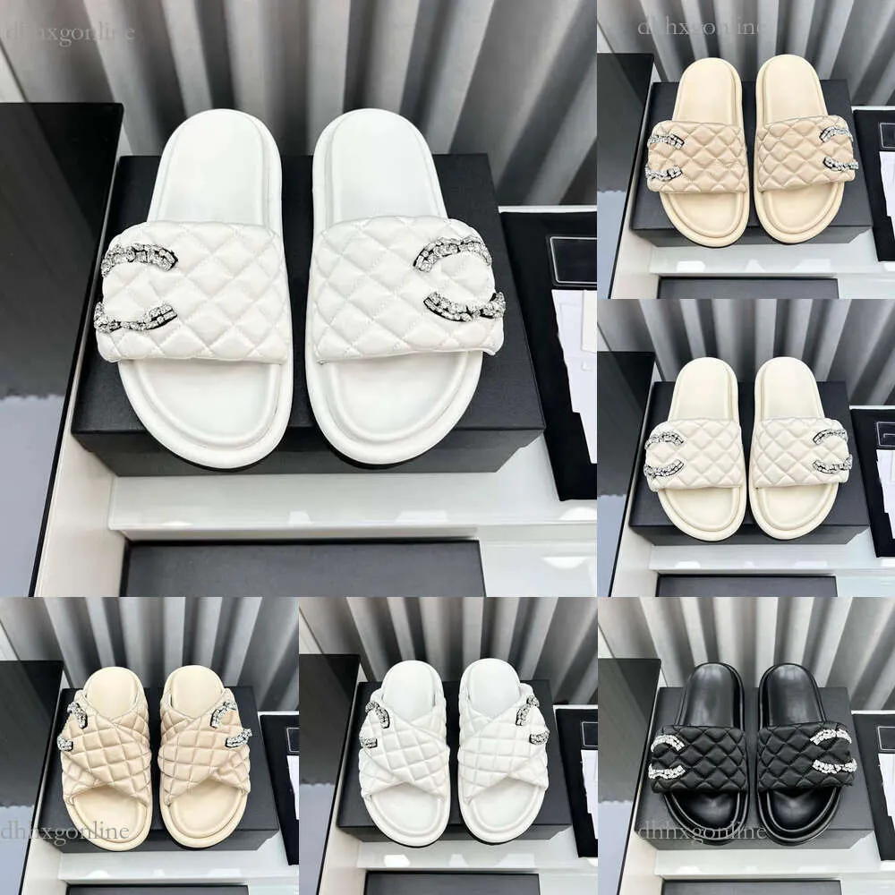 Novo designer Slippe Women's Bread Slides Classic Channel Shoes Loafe Flip-Flops Sandálias de plataforma de luxo para meninas moda plana moda casual ao ar livre