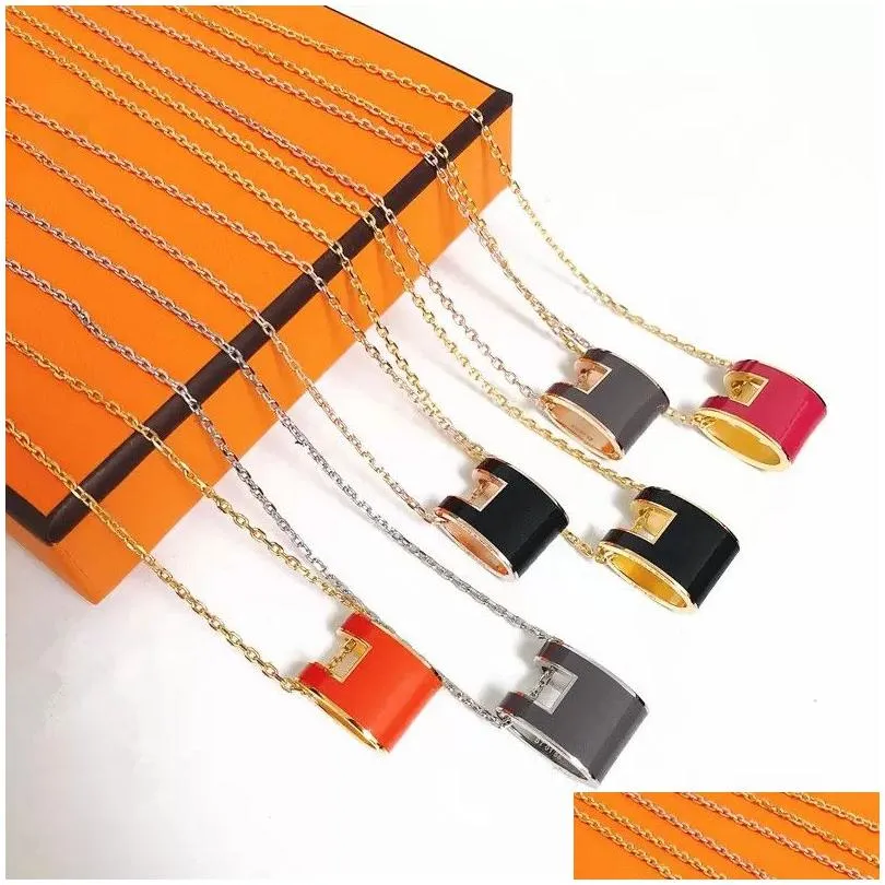 Collares colgantes Cartas de diseño Collar Collar de joyas de lujo para mujeres Pendientes Cadena de enlaces altamente calidad con caja Deliv Otmy3
