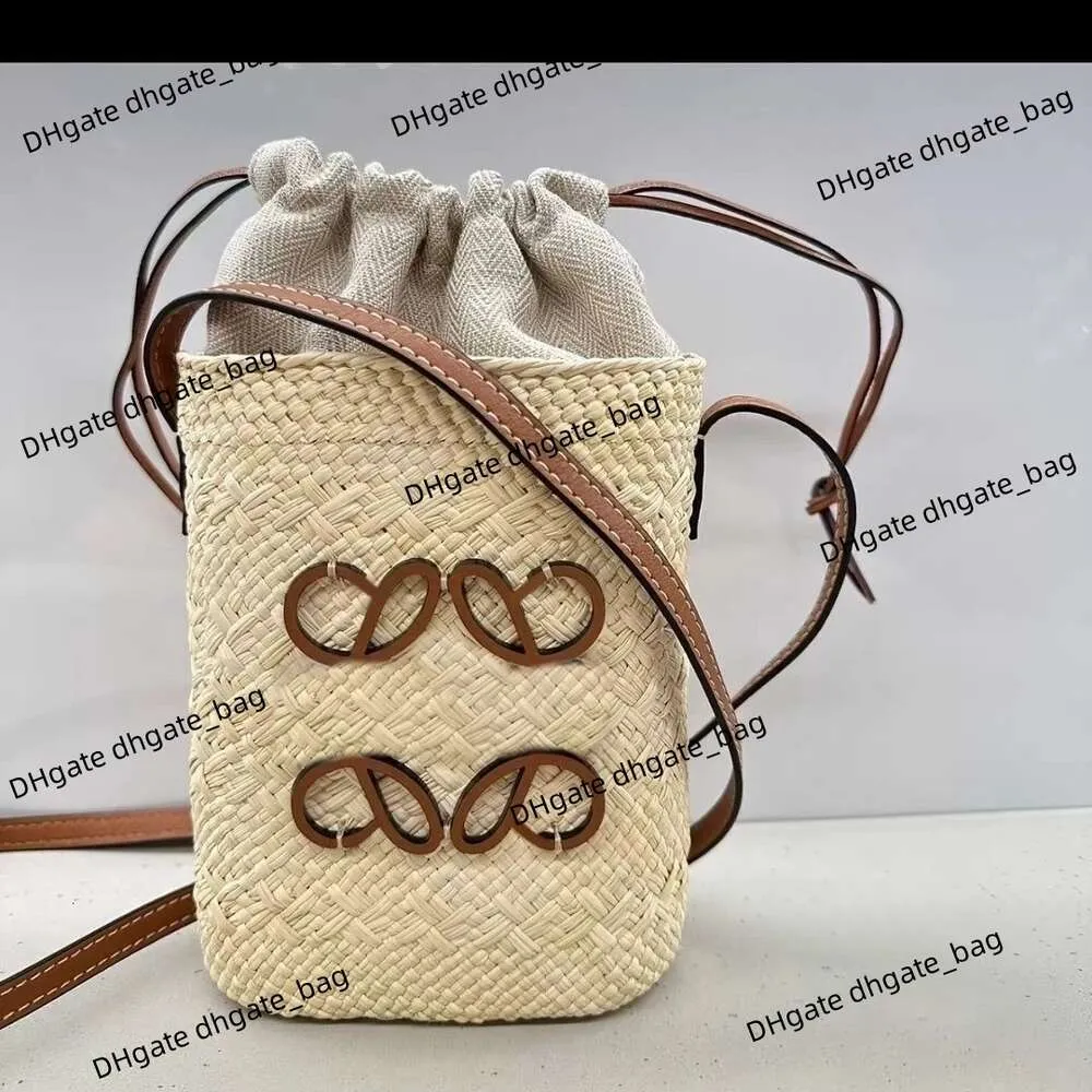 Роскошная дизайнерская сумка женская пляжная сумочка французская соломенная тканая сумка 2024 Новая низкая рука ручной работы женская вода ведро с одним плечом кросс -тел маленький сумка