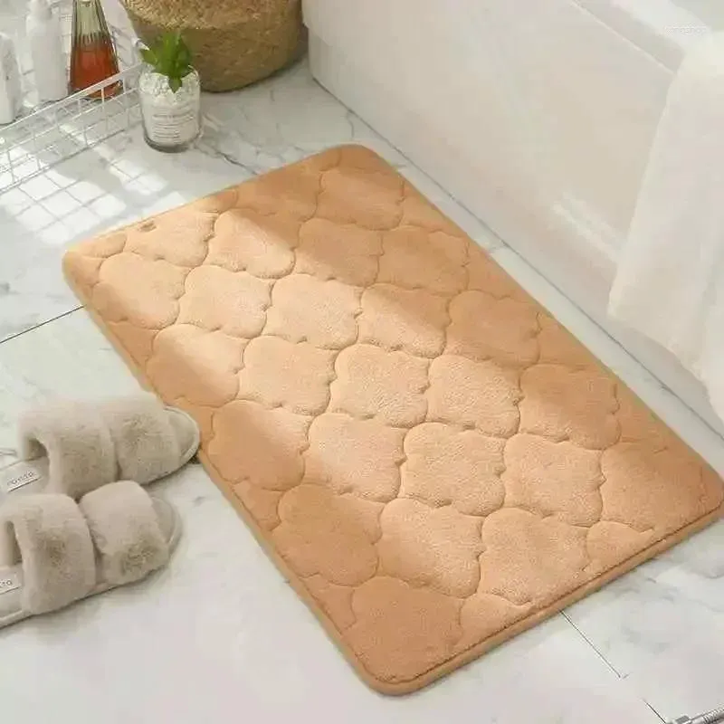 Tapetes absorventes e sem escorregamento banheiro de banheiro de coral de coral pisando na porta do tapete da cozinha