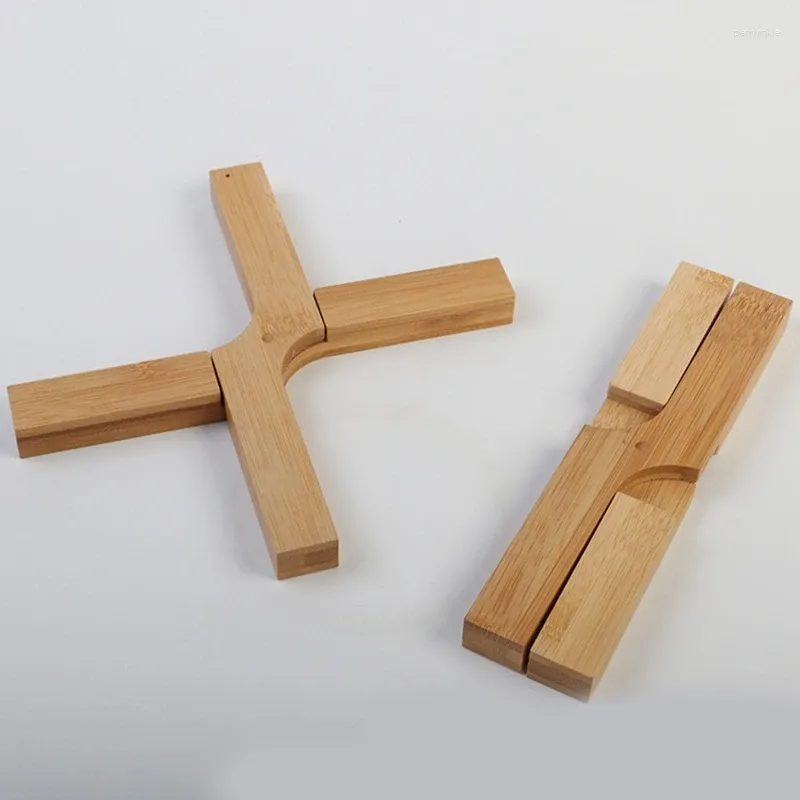 Maty stołowe Składane drewniane patelnie Trykerem rozszerzający się krzyż odporny na ciepło kreatywny talerz podkładek bez poślizgu narzędzia kuchenne