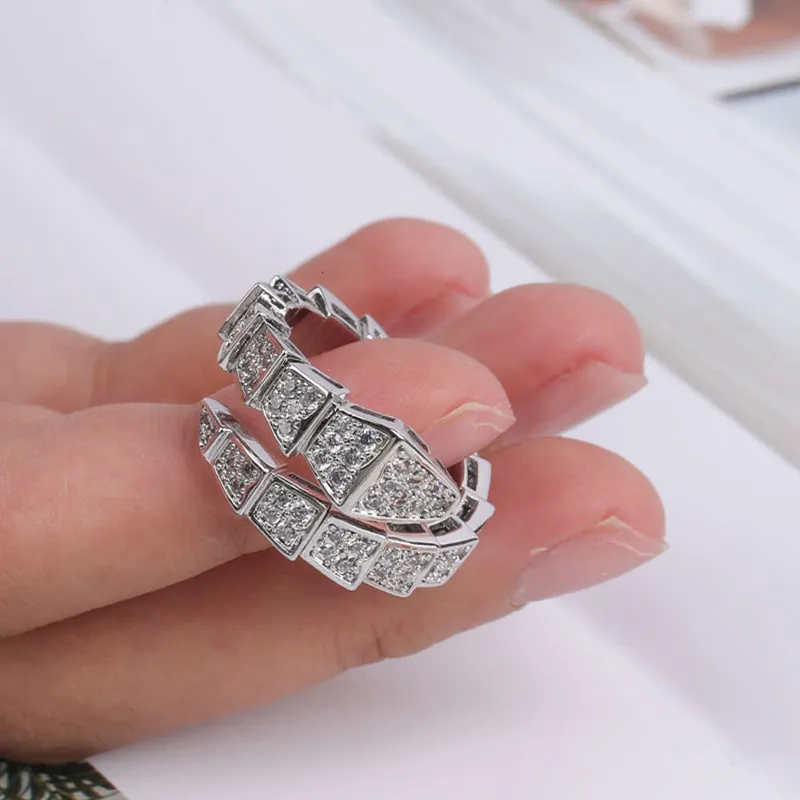 18K Viper Ring für Frauen Schmuck mit Steinästhetikdesign Ringe ohne Steinring Sizer 6to9 Vielseitige Ringe Wrap Design Serpentii Ring Geschenke Sets Kasten