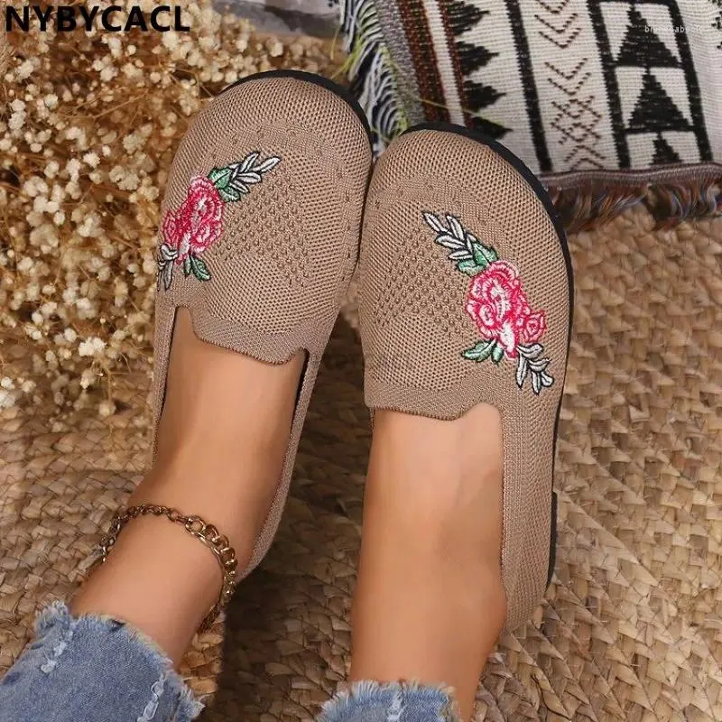 Casual Shoes Summer Soft Embroider Flats för kvinnor Slip-On Breattable Knitting Sneakers Woman Chinese Style Flowers 2024