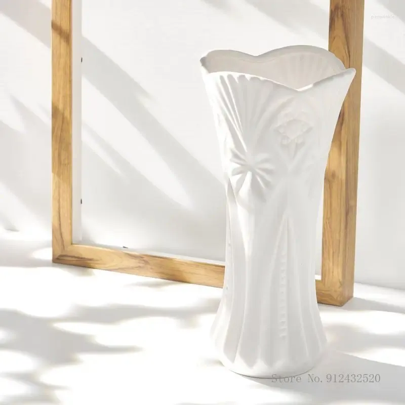 Vasen kreative minimalistische weiße Vase nordische Blumenarrangement Keramik Handwerk Home Office Wohnzimmer Schlafzimmerstudium Dercorative 1pc
