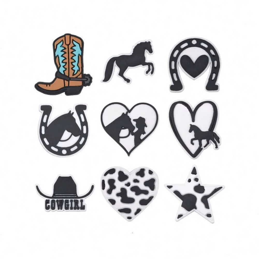 2023 Hurtownia gumowa chodak Cartoon Farm Animal Clog Charm Black Horse Clog Dekoracja Bute Charms