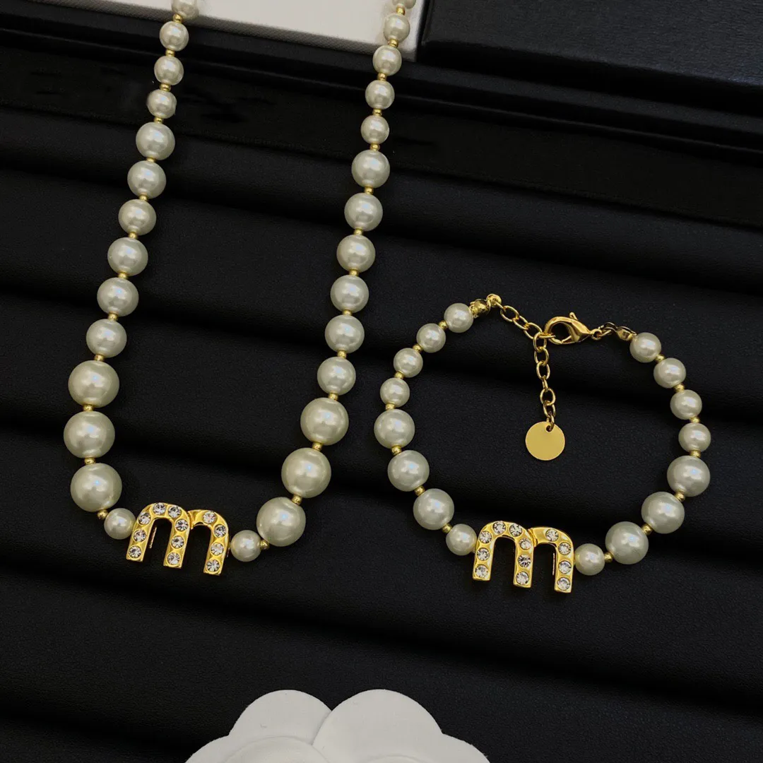 Women Designer Earrings Necklace Bracelet Full Pearls Simple Letter Pendant Luxury Fashion Jewelry Without Box