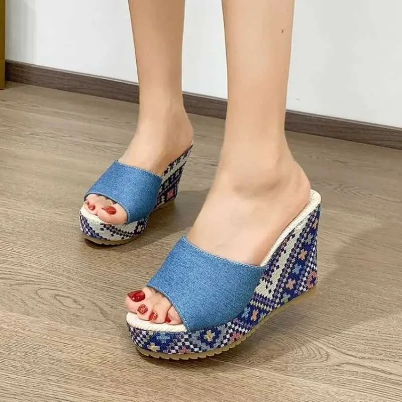 Slippers Women Fashion Casual Party Club Shoes Design Platform Wedge Slippers Sandals Women Summer 2024 Fashion Flip Flops Slippers J240402