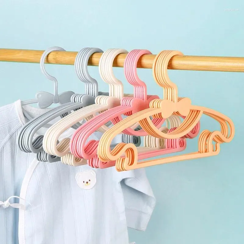 Hängare hängande små babykläder hänger hushåll non slip born support barns multifunktionella
