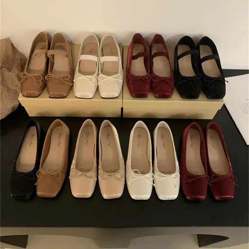 Sapatos casuais balé apartamentos quadrados dedo preto branco vermelho mary jane lolita gravata borbole