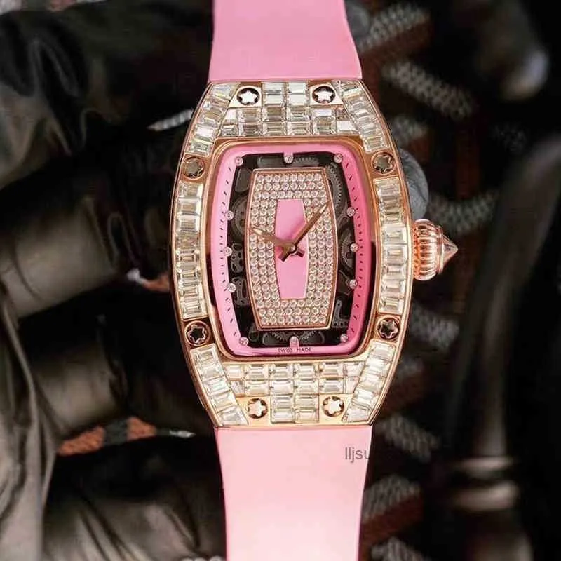 Bekijk de luxe ontwerper van heren kijken Wijn vat rubberen band roestvrij staal automatisch mechanisch horloge 2024 Hot Sale GQF2