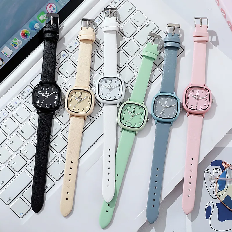 Pequeña Dial Small Small Watch Watch Art Color Strap Retro Student Girl Soft Girl Fashion Fashion's Women's Watch