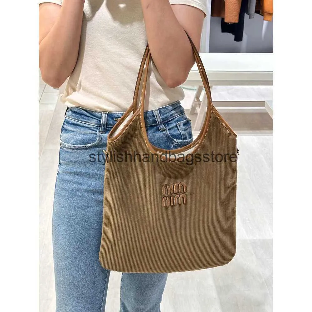 Shoulder Bags i Bag Tote Designer Old Money Lamp Corduroy Soulder andbag Large Capacity Womens Underarm H240403