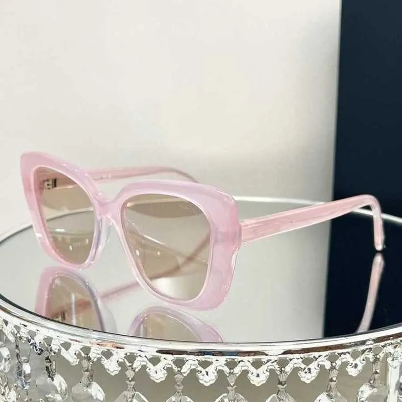 2024 Top designers luxury designer sunglasses New Fashion Advanced Polarized for Women 5504 Small Fragrance Style Same Plate Frame Anti UV Sunglasses Tide