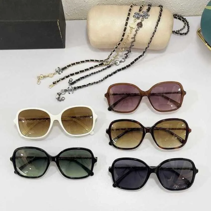 Lyxdesigner solglasögon Ny Xiangjia -kedja 2207 kvinnors mode mångsidiga lådor solglasögon anti blå ljus vanlig spegel