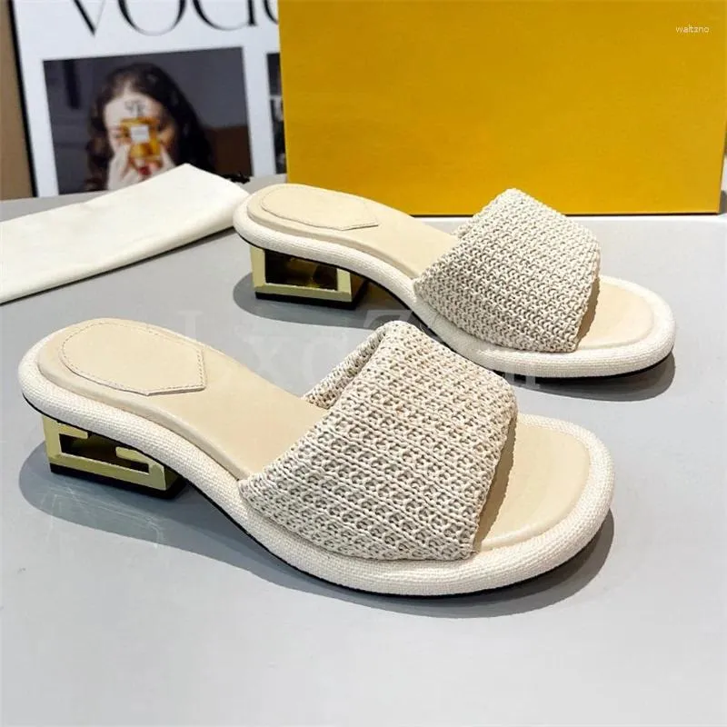 Tofflor sommar tyg stickning kvinnor skor semester kik tå strand enkel design metall häl glider sandaler