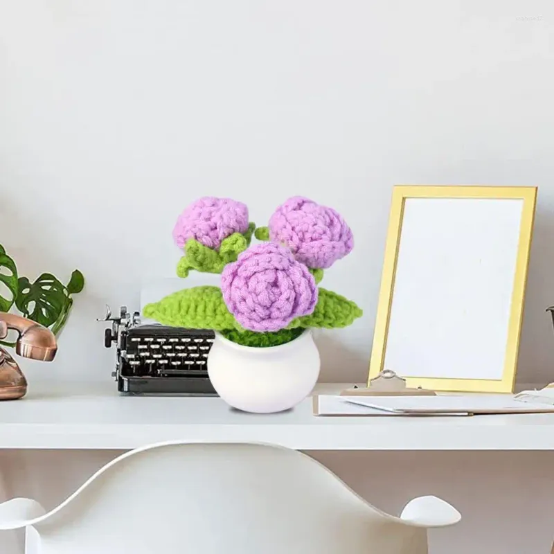 Fleurs décoratives tricotées de fleur de rose du bureau à la maison