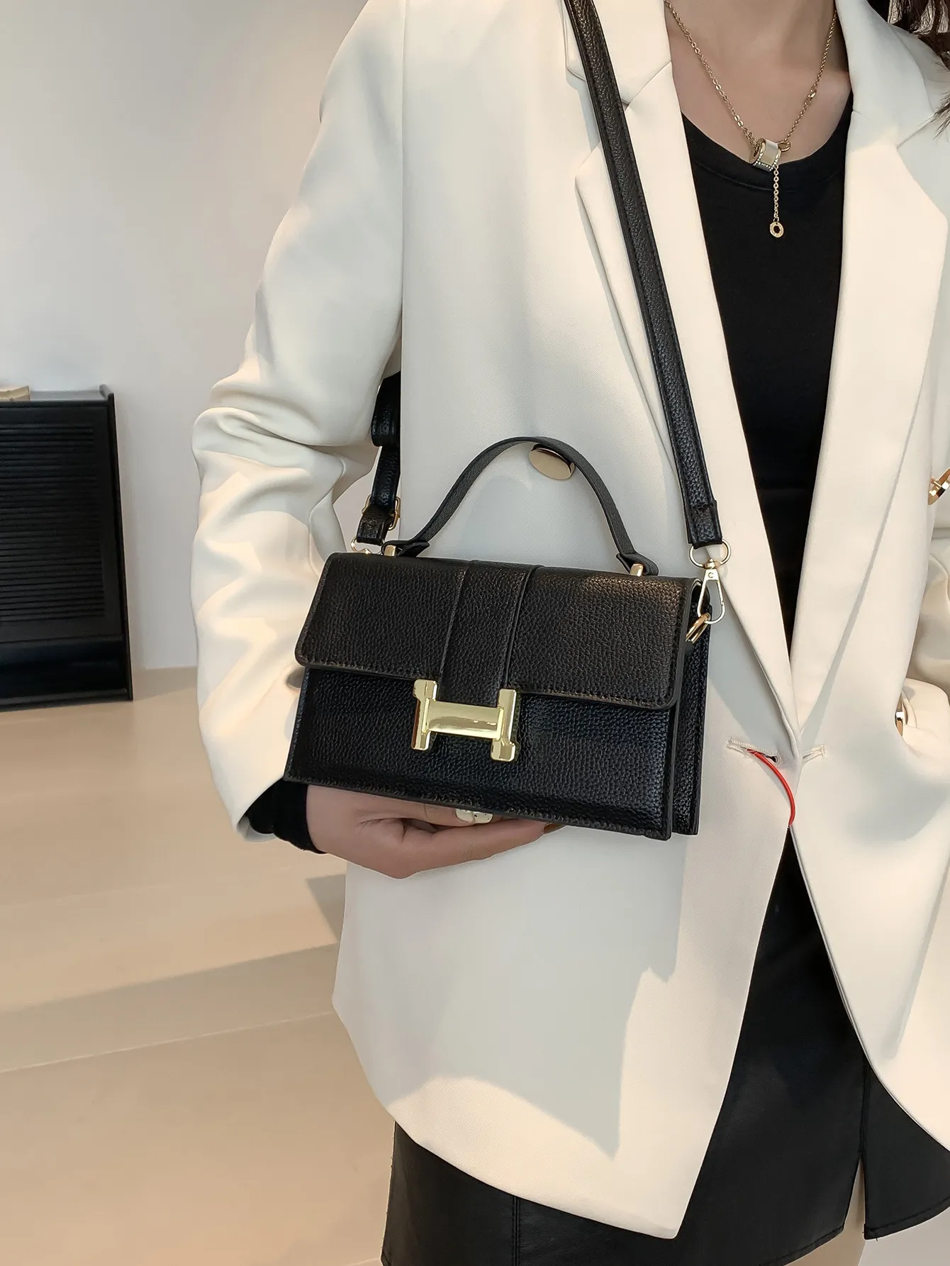 2024 new small square bag simple casual versatile crossbody shoulder bag for women