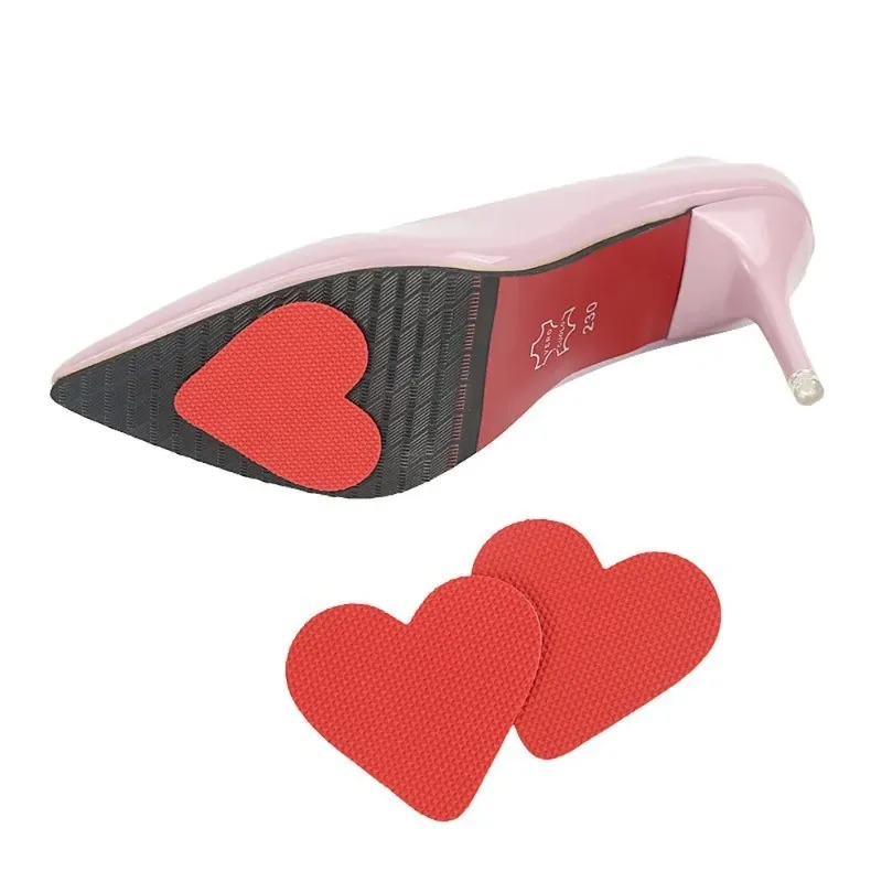 2024 1 Paar Love Heart High Heel Anti-Slip-Schlupf-Selbstkleber schützender Sohle Aufkleber rote Liebesform Nicht-Schlupf-Schutzpolster Kissen Innensohle sicher,