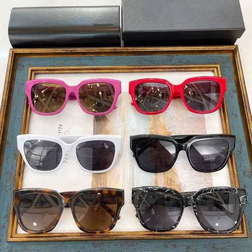 2024 Luxury Designer New Luxury Designer Family B's New Plate Box Sungass Sunglasses Fashionable Men's and Women's Ins Popular Online Stars Même lunettes de soleil BB0235
