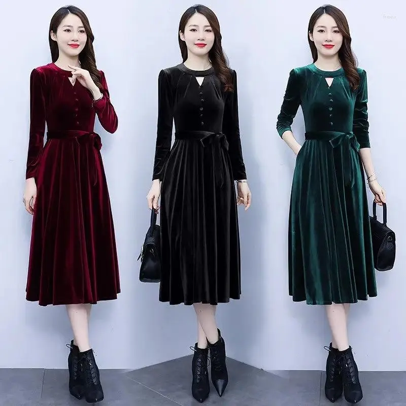 Casual Dresses Elegant Autumn Winter Velvet Dress Women 2024 Korean Fashion Round Neck Midjeband Långärm Slim Midi med fickor Z4062