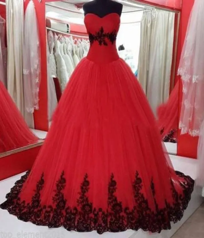 Nouvelles robes de mariée gothiques d'arrivée robes de bal gonflées Appliques en dentelle rouge et noir