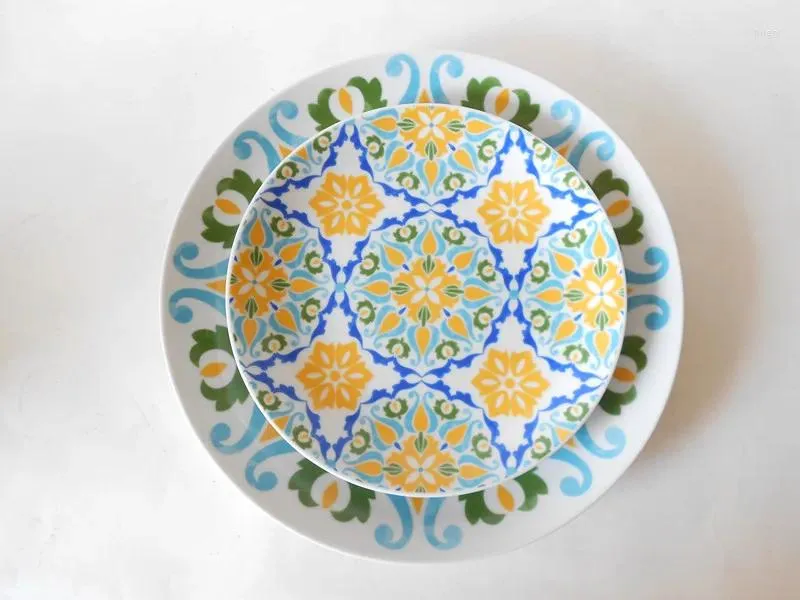 Płytki jasne kolorowe słoneczne kwiaty artystyczne ceramiczne danie ceramiczne restauracja El Home Porcelainowa kolacja