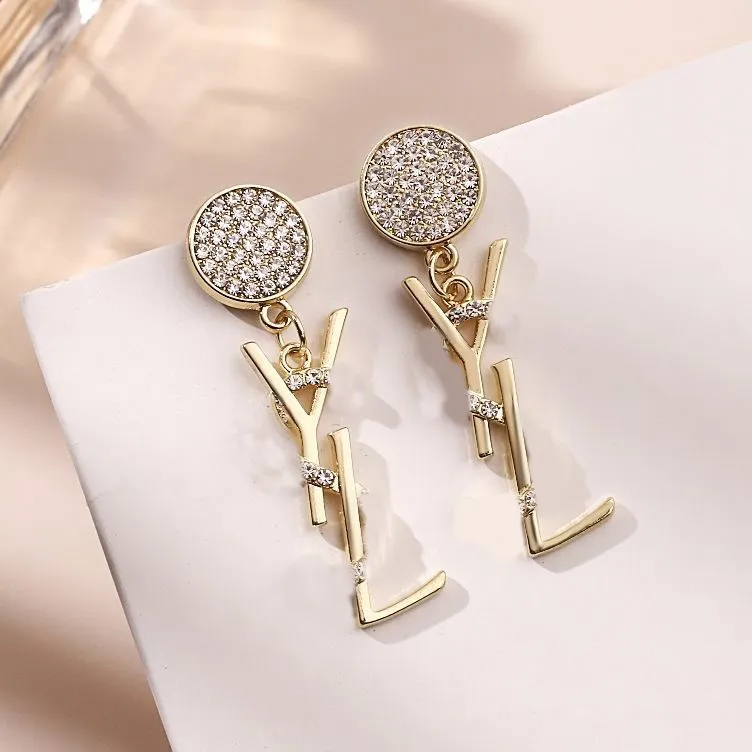 Brand Classic Crystal Luxury Stud Letter Earrings Fashion Earrings for Women Designer Geometric Earrings Jewelry Party Accessories