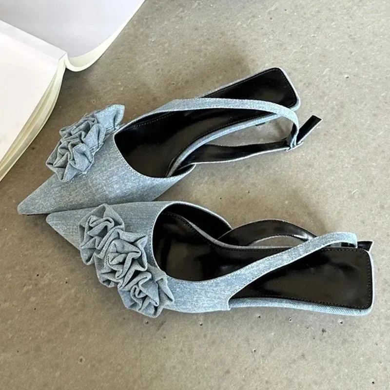 Chaussures habillées fleur fleur pointues Mules Femmes Pumps Classic Backle Strap Dames Sandals Sandals Luxury Talon bas pour 2024