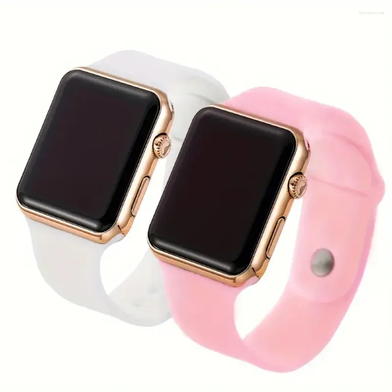 Montre-bracelets 2pcs Couple LED Affichage électronique Montres électroniques Sports Silicone Digital Wrist pour les femmes et les hommes Cadeau de la Saint-Valentin