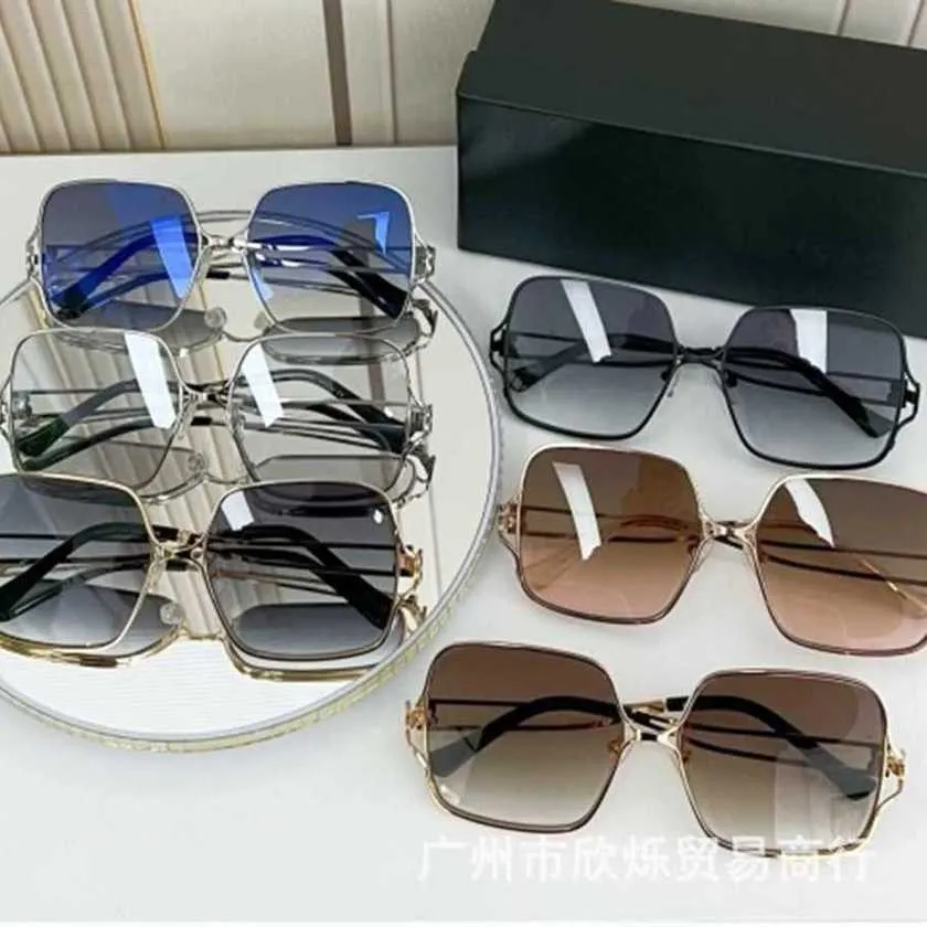Occhiali da sole designer di lusso primavera/estate Nuova scatola di metallo doppia B per donne A0129 popolare sul viso leggero netto mostra piccoli occhiali da sole