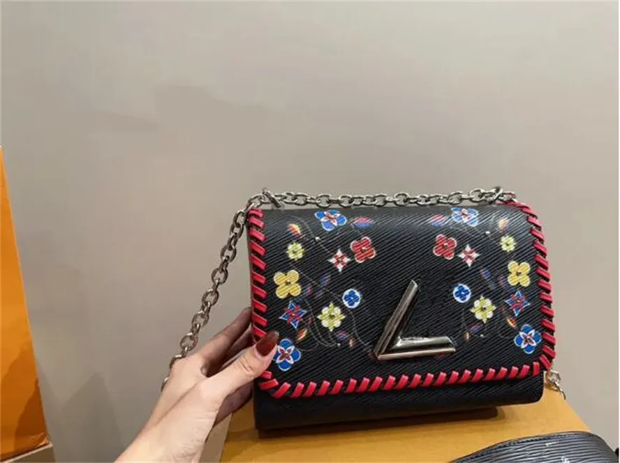 Luxusbeutel Designerinnen Frauen Handtasche Mode Blumen Wasser Ripple Lederklappe Umhängetasche Metallkettenketten -Schnalle Messenger Bag Crossbody Tasche Wallet Wallet Wallet