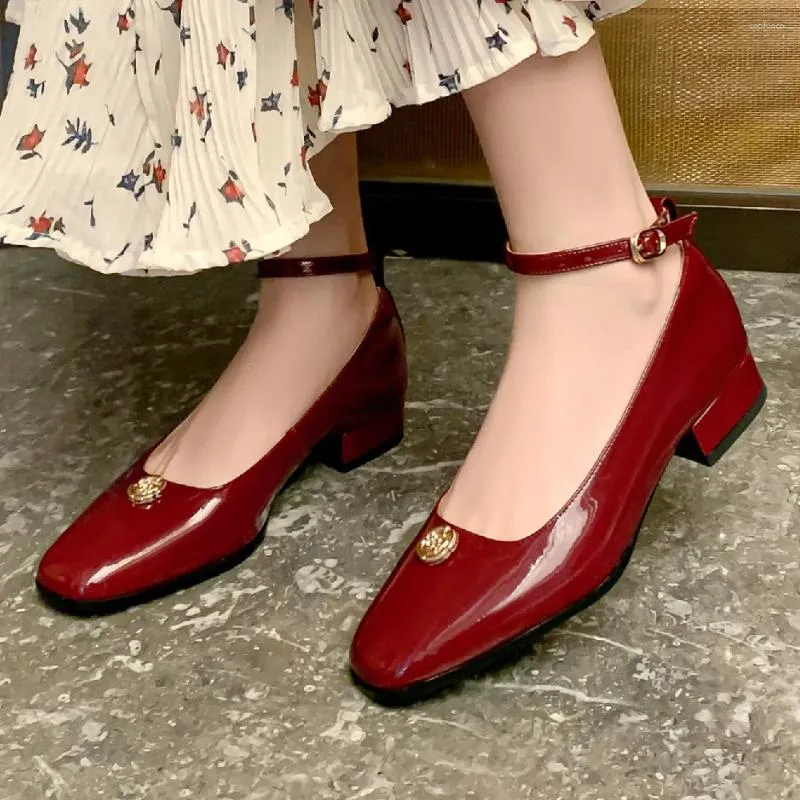 Casual Shoes Women's Patent Leathe Ankle Strap Flats för kvinnor Högkvalitativ tå mjuk bekväm fyra säsong espadrilles