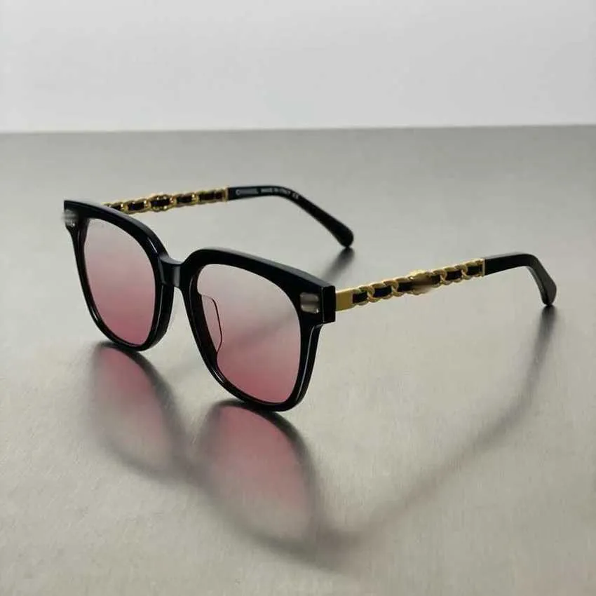 Qualité à la mode Nouveau créateur de luxe Lunettes de soleil Femme pour femmes Version haute face noire Cadre de lune