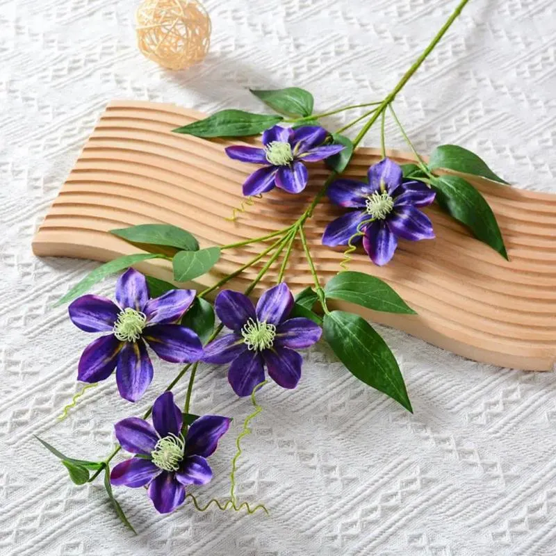 Dekorative Blumen farbenfrohe künstliche Blumenarrangement realistische 5-Kopf-Clematis-Fälschungen für eine einfache Pflegesimulation für Hochzeitsheimdekoration