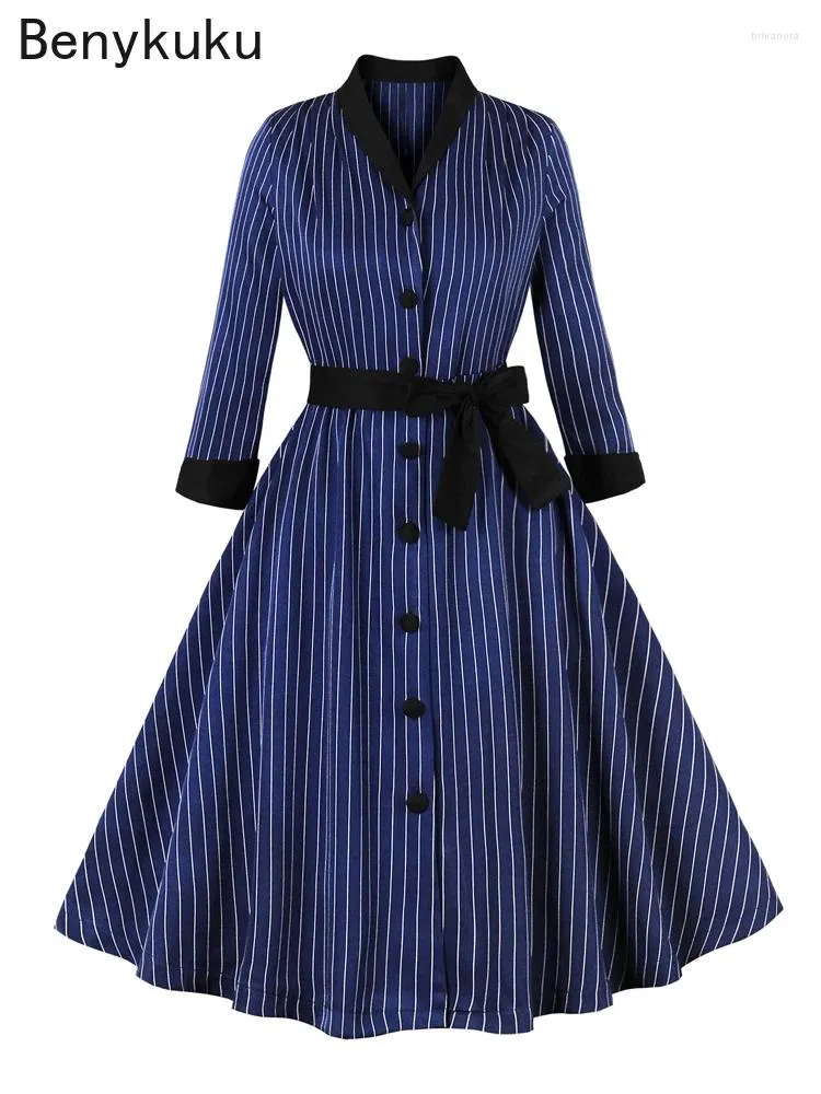 Robes décontractées bleu marine à rayures simples à poitrine de fête vintage