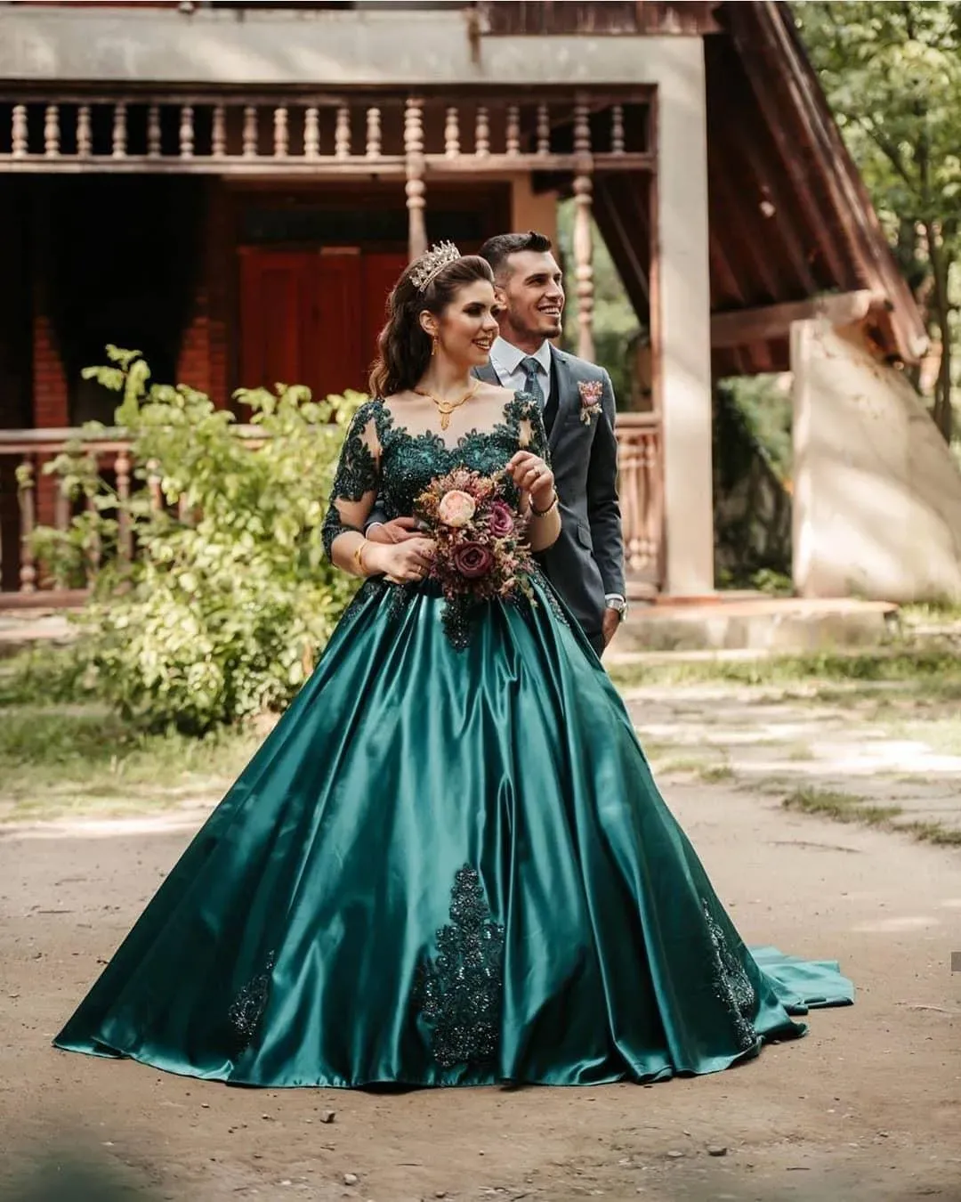 Dresses Green Satin Short Sleeve Ball Gown Wedding Dresses Plus Size Bridal Gowns abiti da sposa 2020 elegant Wedding Dress Luxury Arabic