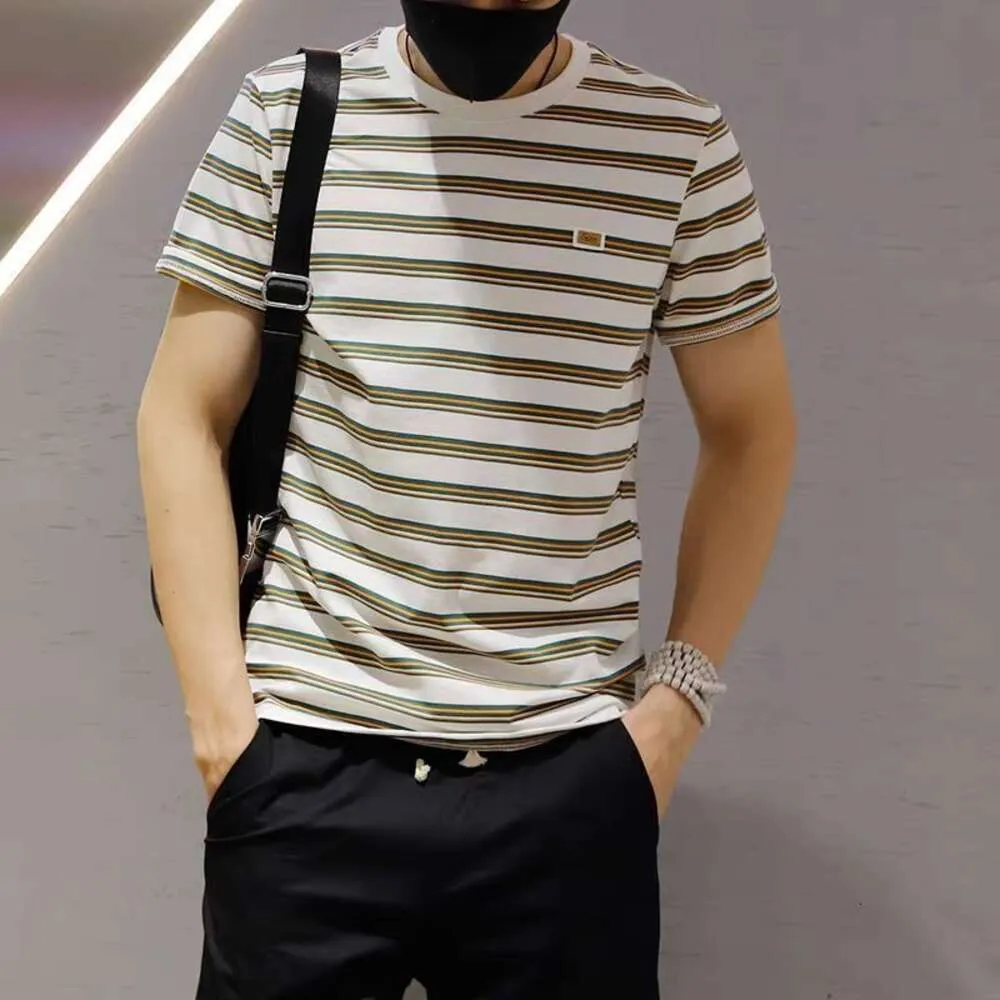 丸い首、半袖カジュアルハーフスリーブ青年のスリムフィットトレンド、春/夏のバージョンを備えた男性用半袖ストライプTシャツ