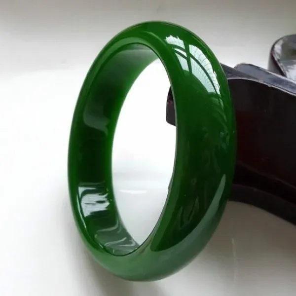 Bracelets authentique Natural Green Jade Bangle Bracelet Bracelet Fashion Charm Bijoux Accessoires Amulettes à la main Cadeaux pour femmes hommes