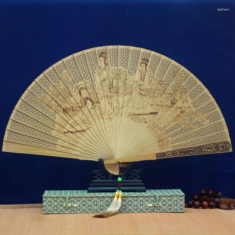 Decorative Figurines Chinese Style Classical Retro Sandalwood Fan Handmade Ancient Folding Wooden Hollow Craft Gift Men