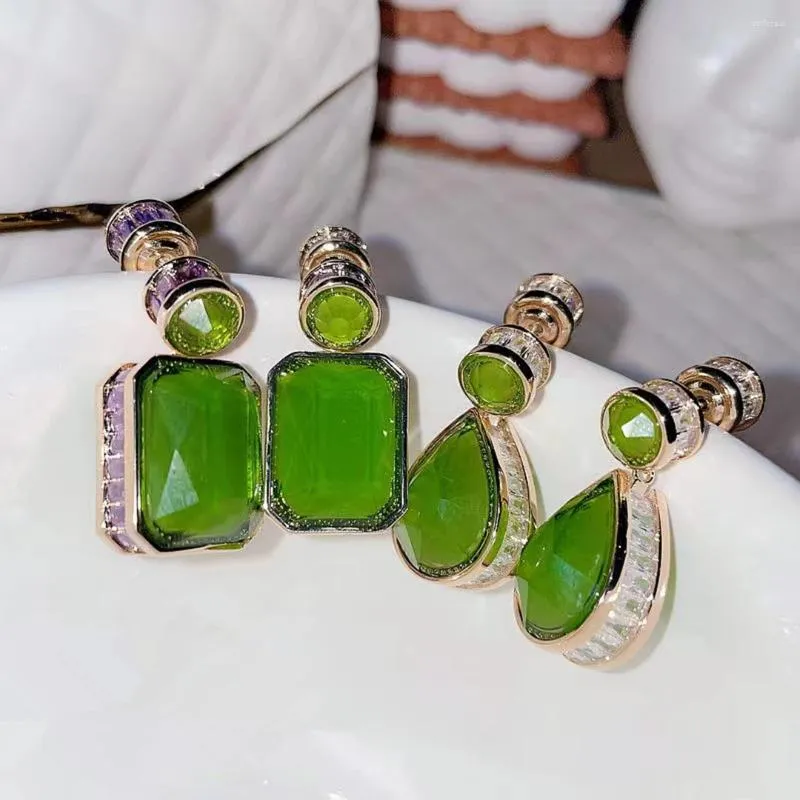 Boucles d'oreilles en peluche de haute qualité Luxury Luxury Peridot Green Gem Side Micro-infligé Purple Cubic Zirconia Retro Cadeaux bijoux