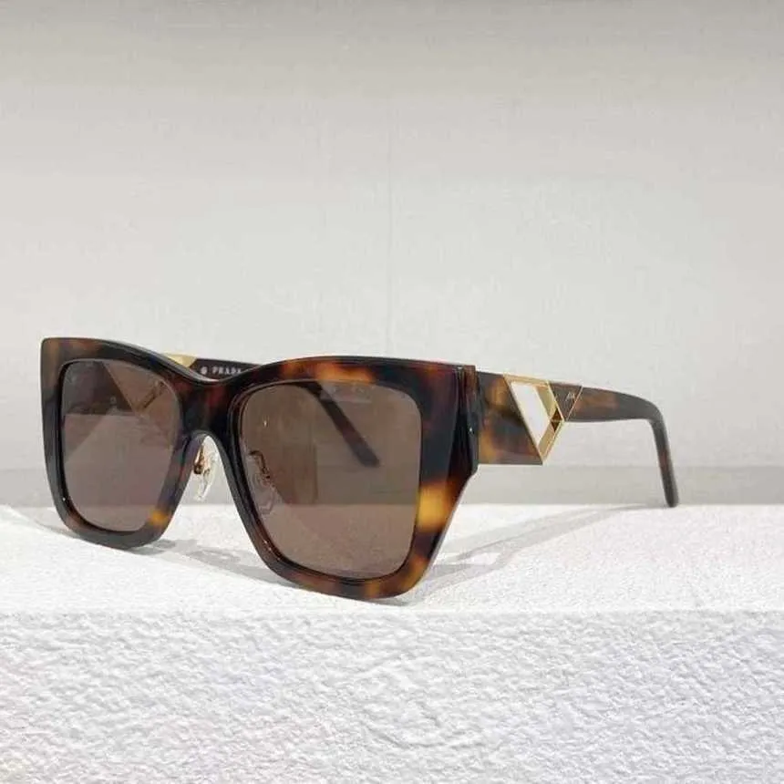 2024 Nouveau nouveau créateur de luxe de haute qualité P. Nouvelle célébrité en ligne avec Cat's Eye Fashion Ins Style Femme Trend Sunglasses Opr 21ys