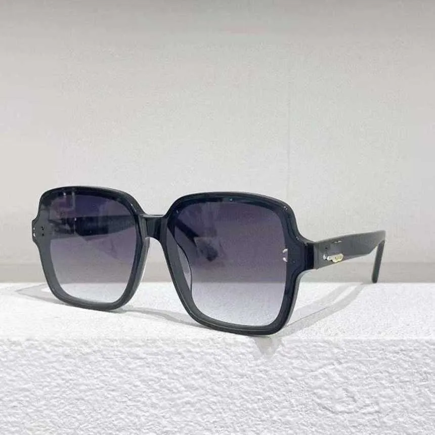 2024 Neuer hochwertiger neuer Luxusdesigner neuer Online -Promi Tiktok gleiche Stil Ins Sonnenbrille Mode und vielseitige Sonnenbrille CH6375