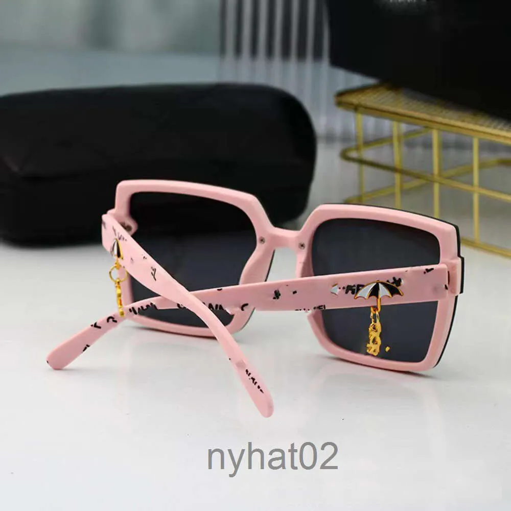 Designer Channelsunglasses Cycle Luxury Chanells Glasses Mens Womans Driving Fashion Baseball Travel Festival Sports Square Polarize Sun Glasses