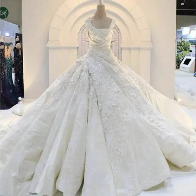 Dresses Vintage Ball Gown Wedding Dresses Square Lace Appliques Sequins Cathedral Train Wedding Gowns Satin High Quality Customized Bridal