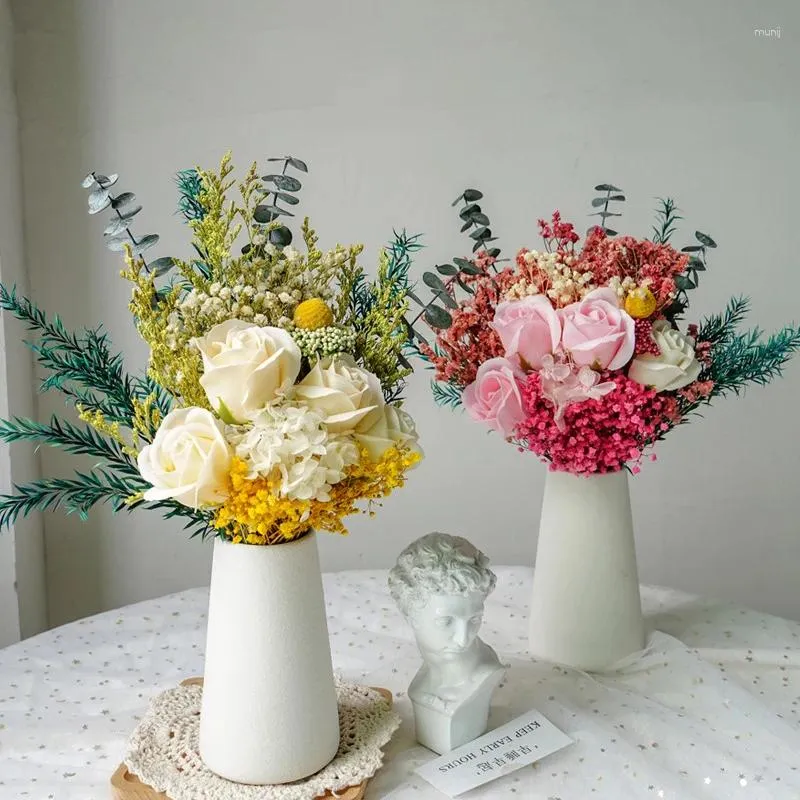 装飾的な花天然ドライフラワーブーケ人工バラの誕生日プレゼントホームデコレーションウェディングパーティータルベテーブルアレンジ