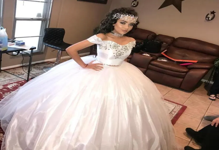 White Princess Girls Quinceanera Dresses Two Pieces Crystal Sweetheart Off Shoulder 2019 Custom Made Sweet 16 Debutantes Birthday 3086073