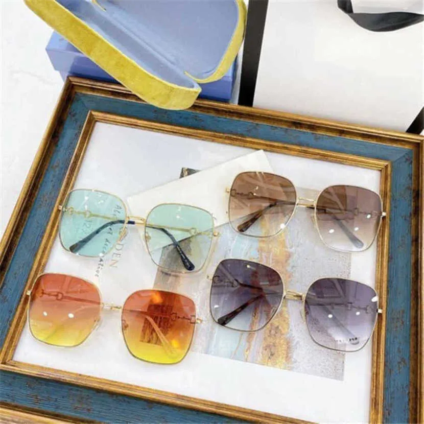 2024 Luxury Designer New Luxury Designer New G Family Family Sunglasses GG0879S Square Grand Frame Super Light Clasf Lu Han Ni Même lunettes de soleil