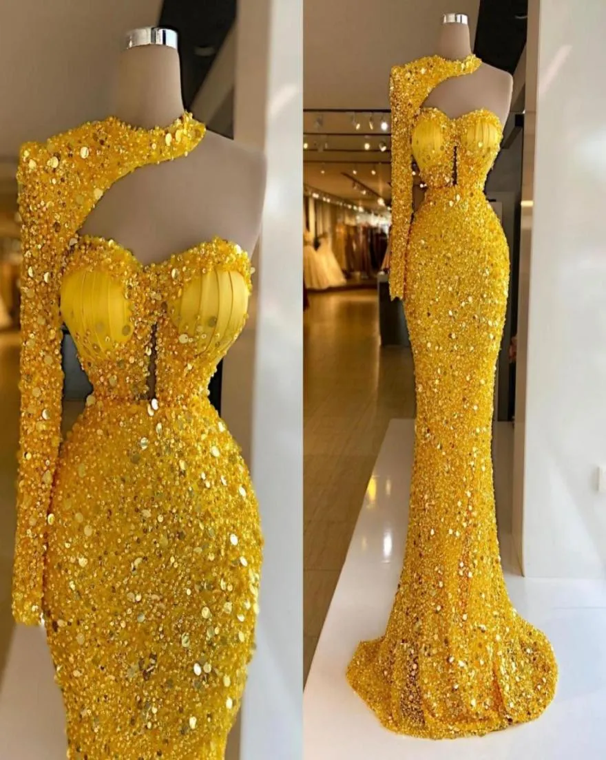 2021セクシーな豪華なイブニングドレスを着る明るい黄色の人魚ホルター片肩のスパンコールレースクリスタルビーズフォーマルパーティードレスP9787680